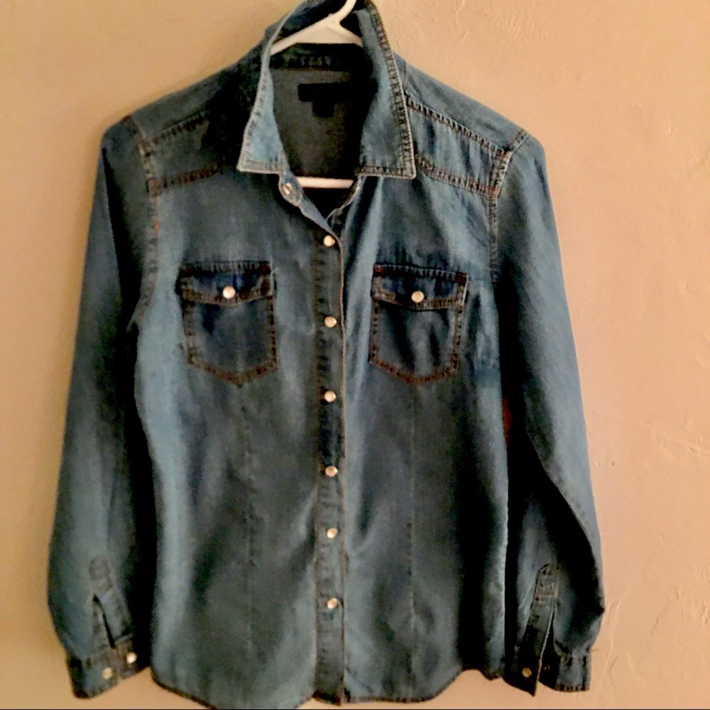 Inso Denim Shirt -XL denim distressed snap pearl